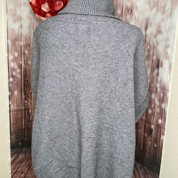 Sisters Grey turtle neck poncho dolman cut NWT small - Picture 4 of 6